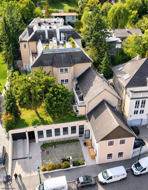 Außergewöhnliche Investmentliegenschaft in Neustift am Walde – ehemalige Pension mit ca. 300 m² großer Wohnung & Indoorpool
