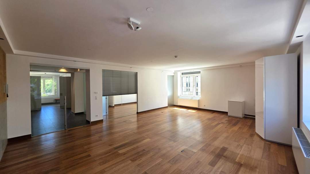 Bezugsfertige Bürofläche mit Concierge-Service + sehr repräsentative Lage + Balkon (Nettomiete)