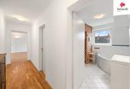 Helle 2 Zimmer Dachgeschoßwohnung | Große Terrasse | Hofseitiger Balkon | Sauna