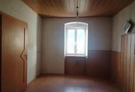 Teilsanierte Endreihenhaushälfte in Schwaz – Stadtrandlage, schöner Garten