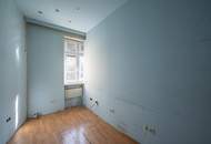 ++NEU++ Ruhige 2-Zimmer Altbau-Wohnung mit getrennter Küche, viel Umbau-Potenzial!