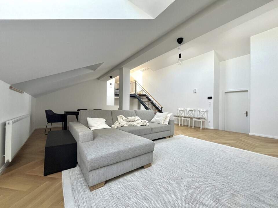 1090! Traumhafte 3 Zimmer Dachgeschosswohnung mit großer Terrasse in Toplage, nahe Schottentor!