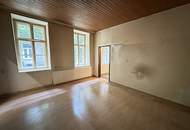 Südseitige 2 Zimmer Wohnung mit Sanierungsbedarf in absoluter Ruhelage mit Hofausrichtung