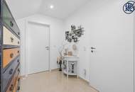 Einfamilienhaus mit großem Garten, sehr guter öffentlicher Anbindung und ausgezeichneter Infrastruktur in der Nähe des Badesees.