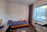 Mehrfamilienhaus mit Entwicklungspotenzial: 4 Einheiten – teilweise vermietet, mit Ausbau- und Sanierungsmöglichkeiten