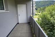 Unbefristete 4-Zimmer-Wohnung mit Balkon!