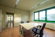 Bürofläche mit 8 separat begehbaren Räumen im 1. Liftstock