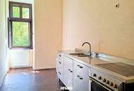 Lage, Lage, Lage! WG-taugliche 4-Zimmer bei der Uni, am Fuße des Schlossbergs!