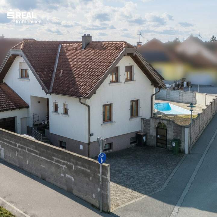 großzügiges, modernisiertes Einfamilienhaus mit Swimming Pool, Keller &amp; Garage in Bruck an der Leitha