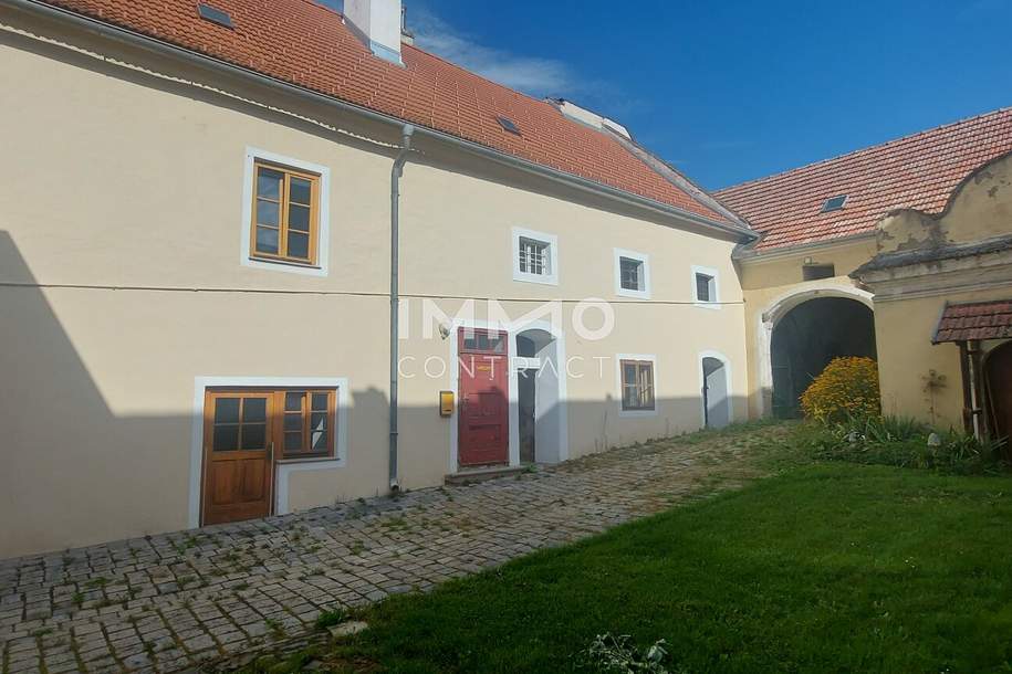 WOHN-UND GESCHÄFTSHAUS AUS DEM 16. JAHRHUNDERT IM HERZEN VON LANGENLOIS 100 m Kellerröhre, Nebengebäude, Innenhof, Geschäftslokale, usw., Haus-kauf, 950.000,€, 3550 Krems(Land)