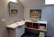 Außergewöhnliches Zweifamilienhaus mit Schwimmteich, Sauna &amp; Wintergarten