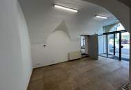 Repräsentatives Geschäftslokal am Hauptplatz von Laa an der Thaya – hell, großzügig &amp; vielseitig nutzbar