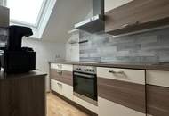 PROVISIONSFREI: Dachgeschosswohnung mit ca. 70,20 m² und möblierter Küche ++ FOHNSDORF ++