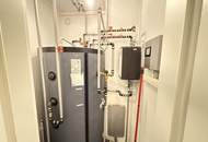 Bungalow mit großzügigem Nebengebäude, Terrasse und nachhaltiger Heiztechnik