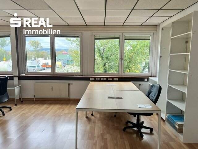 Optimale Bürofläche mit 166,50 m² im Obergeschoss Haus 2 und weitere Fläche im Anschluss mit 33 m² verfügbar!