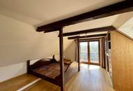 Haus mit ca. 275 m² Wohnfläche, ca. 2.200 m² Grund – ideal für Großfamilien, sanierungsbedürftig!