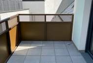 Moderne 2-Zimmer-Dachgeschosswohnung mit Komplettküche, Balkon und Kellerabteil / ALF52 3-15