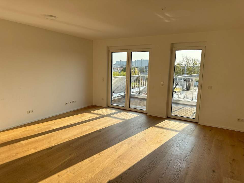 Cooles Dachgeschoß mit Fernblick und Dachterrasse beim Kirchenplatz Atzgersdorf - ZWEITBEZUG.