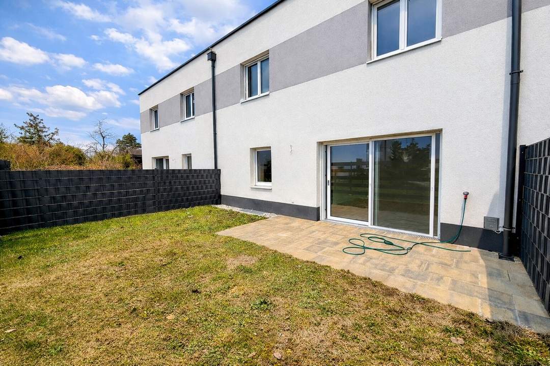 Modernes Reihenhaus in Neunkirchen: Erstbezug mit Garten, Keller & Stellplätzen!