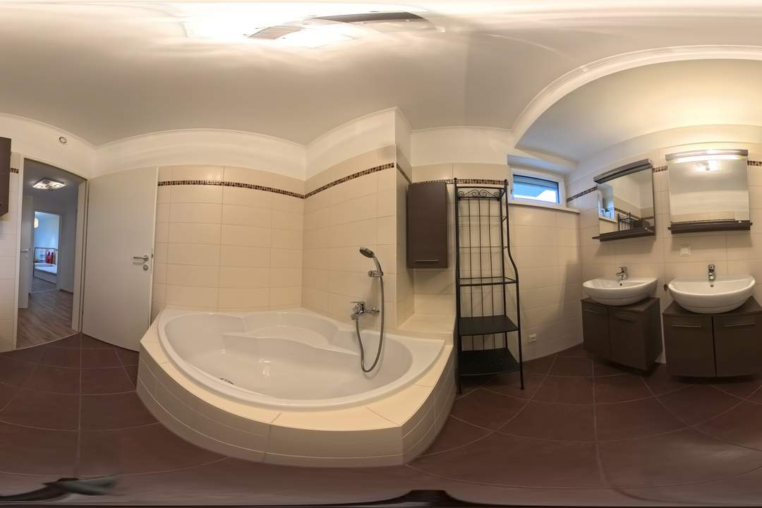 "Moderne 3-Zimmer-Wohnung mit Balkon & Parkplatz – Nähe Wien"