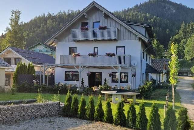 Bad Mitterndorf: Traumhaftes 400m² großes Ein-/Mehrfamilienhaus in bester Lage mit Doppelcarport, Haus-kauf, 990.000,€, 8983 Liezen