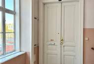 ENTZÜCKENDE MAISONETTE MIT TERRASSE IN KLASSISCHEM ALTBAU