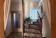 Viel Platz für Familie, Hobby &amp; Fahrzeuge - Wohnhaus mit 2.161 m² Baugrund