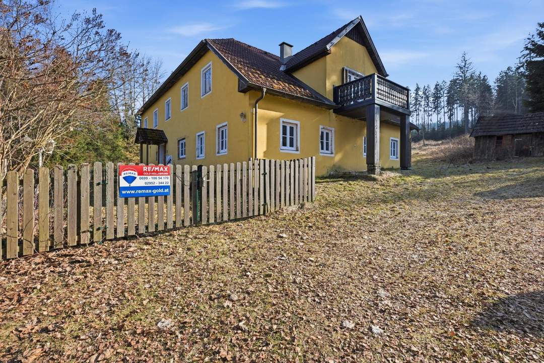 Erstbezug nach Renovierung (EG) und 26.849 m² Land (Tierhaltung erlaubt) !