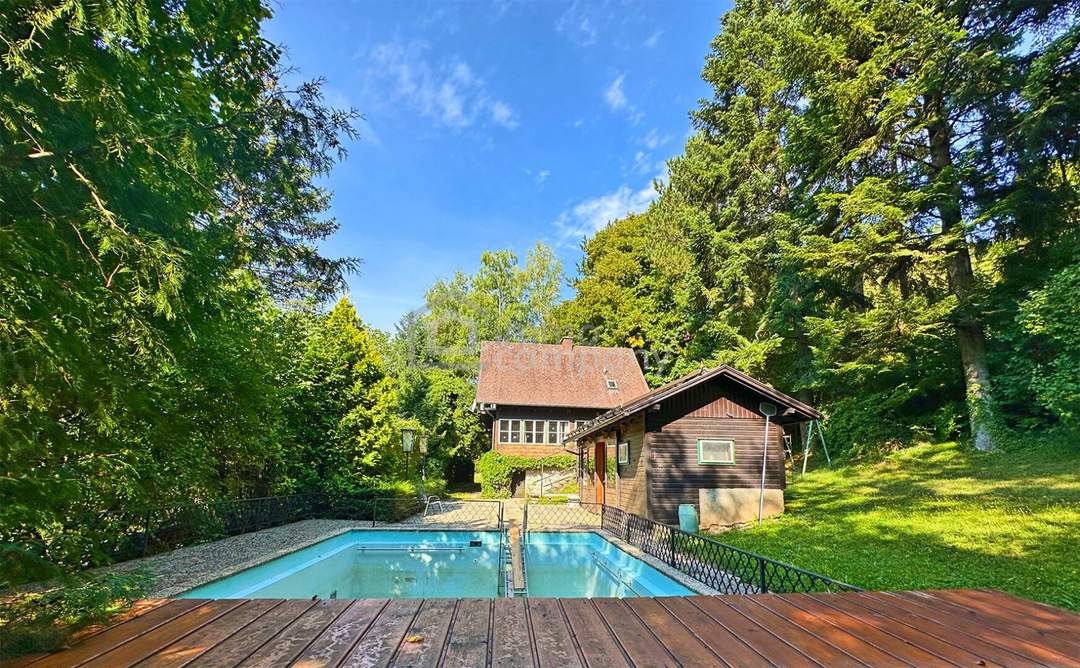 Uriges Landhaus - Traumlage - plus Pool - Grundfläche 1.594 m² - Renovierung und Schönheitsreparaturen sind erforderlich, dennoch sofort beziehbar!