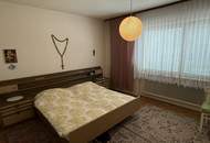 großes Wohnhaus mit 6 Schlafzimmern und Vollkeller