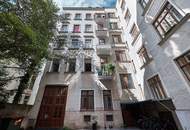 Nächst Neubaugasse! Südwestseitiger 4-Zimmer-Altbau mit Balkon in ruhiger Seitengasse!