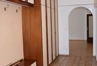 Eleganter "Retro-Style" - Großzügige, sonnige, ruhige Wohnung mit Süd-Loggia! 2 Garagenplätze!