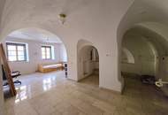 Stilvoll wohnen in historischem Ambiente - Großzügiges Stadthaus mit Einliegerwohnung, Kamin, Garten, Pool & Stadtmauerblick