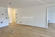 4-Room Designer Residence: Directly at the main train station - Commission-free