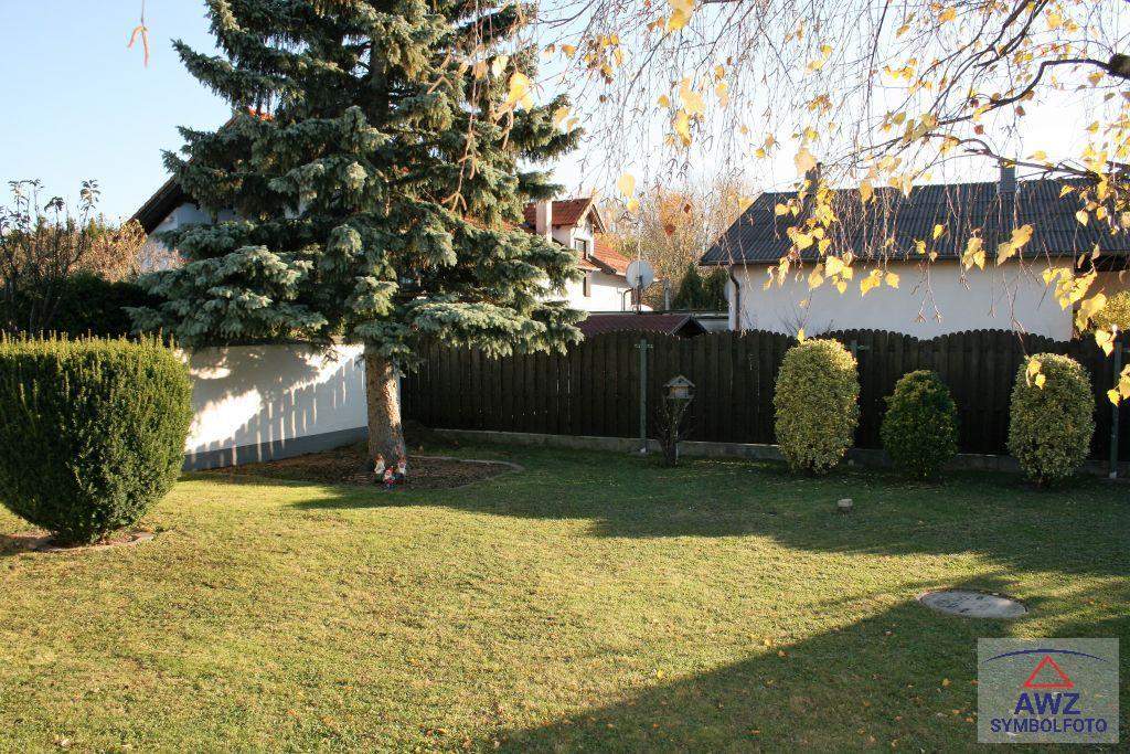 Schöner ruhiger Wohnsitz mit Garten, Pool und Aussicht!