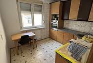 Helle 3-Zimmer-Wohnung mit Lift, separater Küche