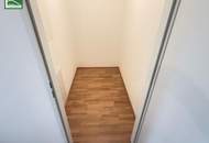 Hochwertige Erstbezugs-Wohnung mit großem Hof-Balkon und Küche nahe Schönbrunn!