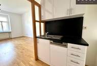 | CHARMANTE 2-ZIMMER-WOHNUNG MIT SONNIGEM BALKON | GRÜN- & SCHLOSSBERGBLICK | ca. 44,1m² | 2.OG | IDEALE LAGE