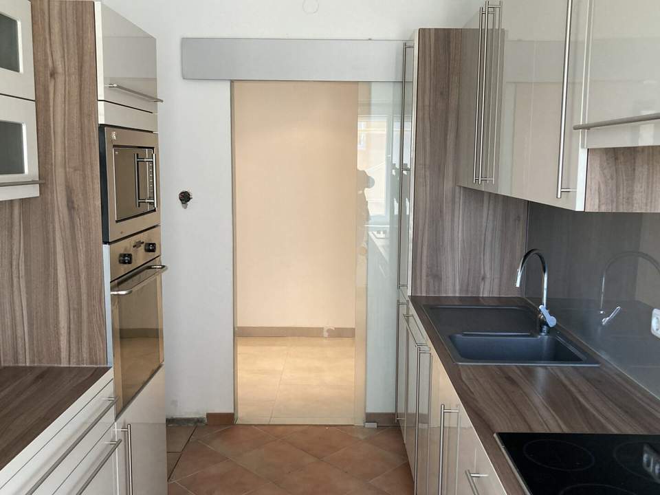 4-ZIMMER-WOHNUNG mit BALKON - ruhige & zentrumsnahe Lage