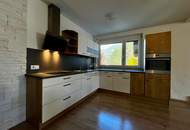 ZENTRAL, SONNIGER BALKON, STELLPLATZ - ALLES WAS MAN BRAUCHT!