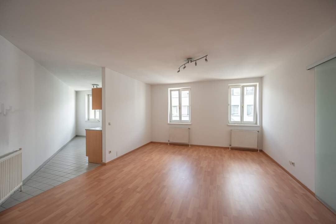 ++AIRBNB++ 2.5-Room Modern Apartment with Great Potential – Short-Term Rentals Permitted (per WEV)!