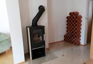 4 Zimmer Wohnung 97 m² mit kleinem Garten und Sichtglas Kaminofen