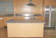 ERSTBEZUG nach RENOVIERUNG! CHARMANTES ALTWIENERHAUS NÄHE RUDOLFINERHAUS !