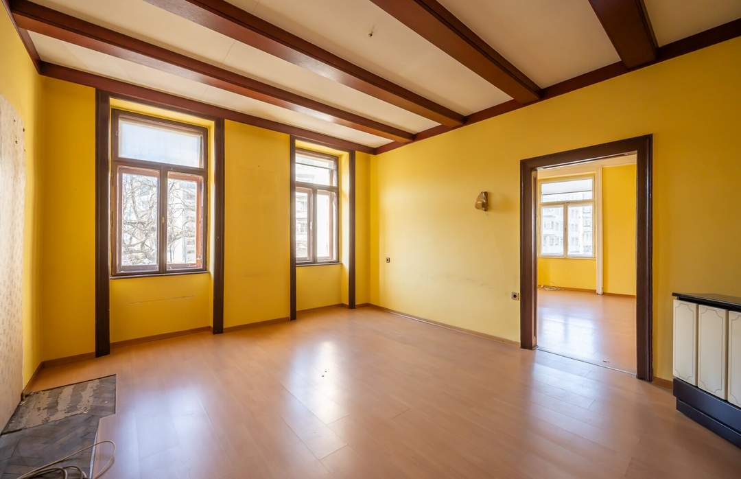 ++NEU++ 3-Zimmer Altbau-Wohnung (sanierungsbedürftig) - großes Umbaupotenziall!!
