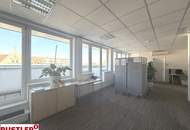 Arbeiten, wo andere flanieren – Exklusives Büro im DG der Mödlinger Altstadt