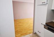 UNBEFRISTET, INNSTRASSE, sonnige 69 m2 Altbau, 2 Zimmer, Komplettküche, Wannenbad, Parketten, 2. Liftstock