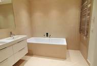 Moderne 4-Zimmer-DG-Wohnung mit hofseitigem Balkon