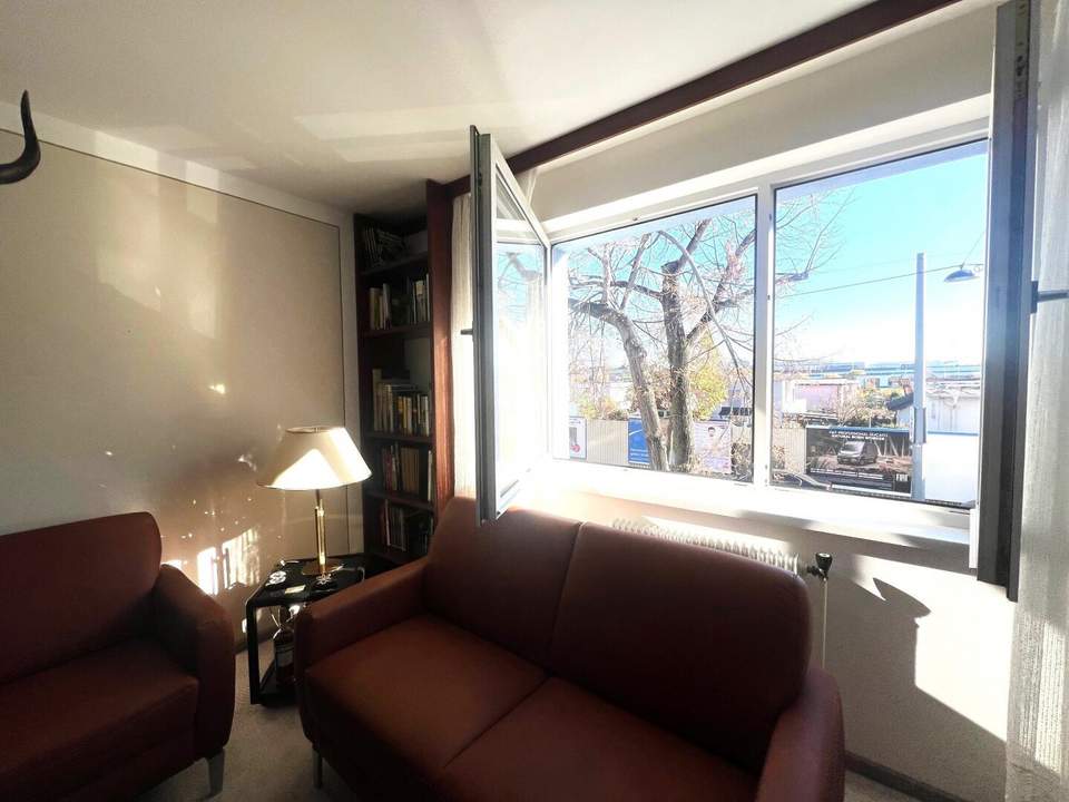 SONNIGES APARTMENT IN DER KOLONIESTRASSE