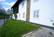 Bauernhaus mit Nebengebäude und Feldern in Durchham