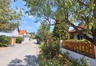 ''Komfortabel ausgestatteter Bungalow mit parkähnlichem Garten''